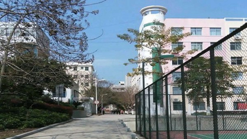 遵义市第三中学校园一角