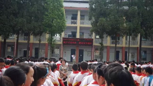 白云八中教学楼