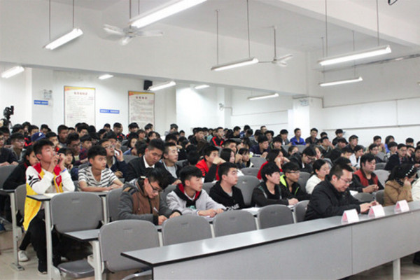 四川成都汽修学校