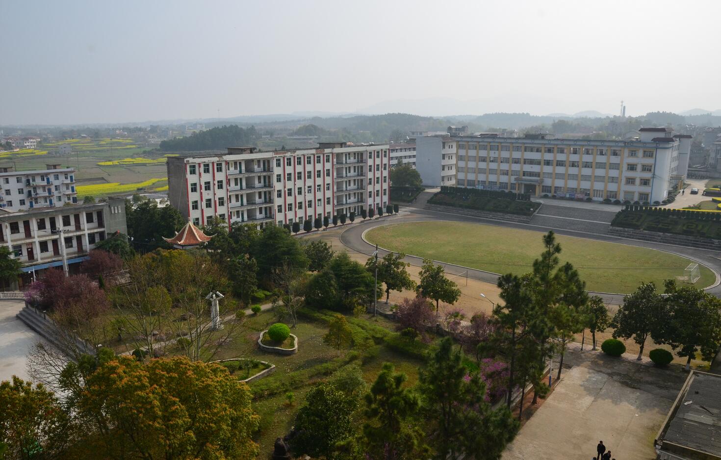 蕲春李时珍中医药职业技术学校环境图