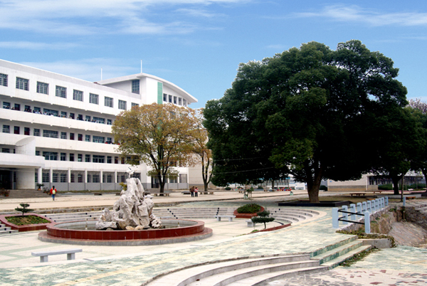 安庆浮山科技工程学校