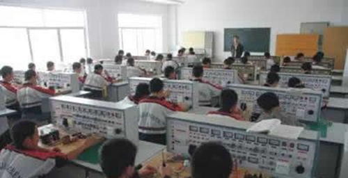 黔东南凯旋工业学校电子电器应用与维修专业