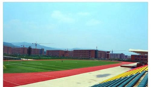 四川天一学院操场