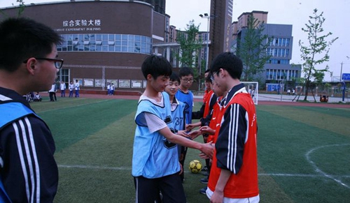 成都金牛中学操场一角