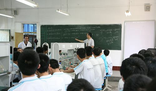 攀枝花市第三高级中学校实验室