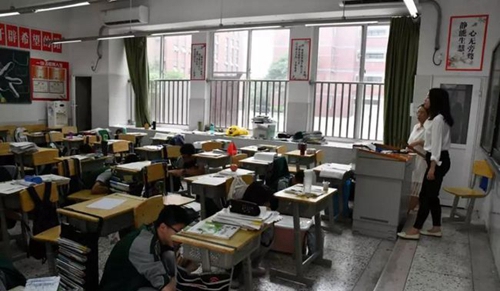 成都外国语学校高新校区应急避险演练