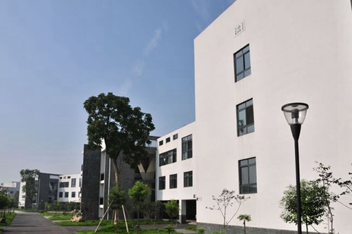 北川中学扬起希望楼
