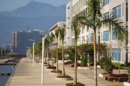 四川省米易中学校校园一角3