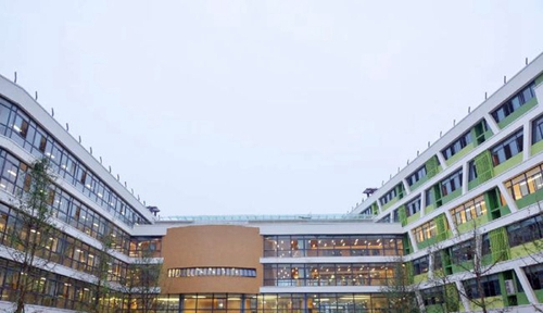 成都金苹果锦城第一中学教学环境 (1)