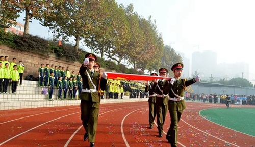 四川师范大学附属第一实验中学国旗班英姿（锦江校区）