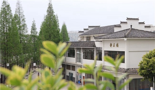 四川师范大学附属第一实验中学静正楼（龙泉校区）