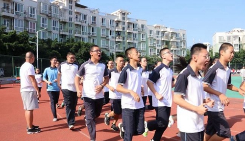 四川师范大学附属第一实验中学跑操活动（龙泉校区）