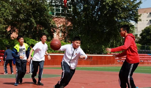 成都西川中学体育课