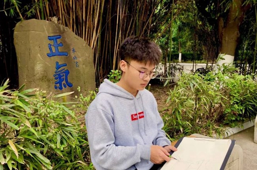 四川省中江中学校校园一角