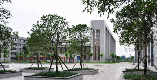 德阳市第五中学校园一角