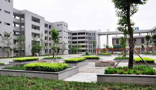 德阳市第五中学校园一角1