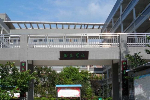 四川省德阳市第三中学校园一角3