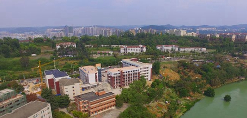 绵阳科学城一中校园景色