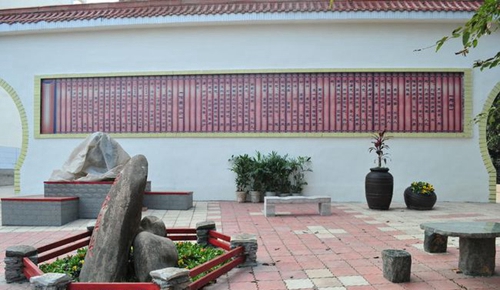 简阳市贾家中学校园石凳
