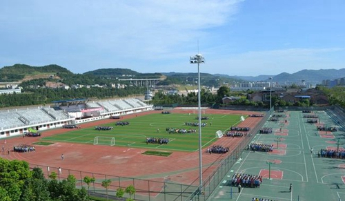 四川省苍溪中学校足球场