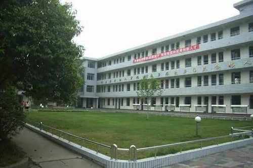 四川省德阳中学校教学楼