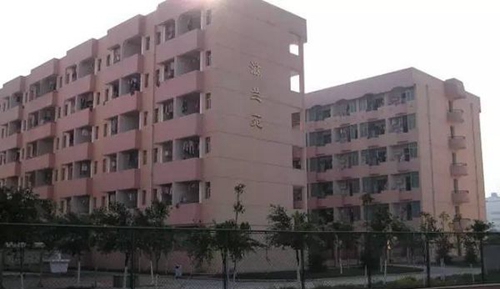 四川省德阳中学校校园景色