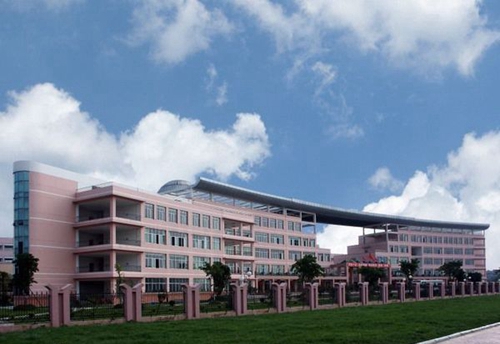 四川省德阳中学校校园一角