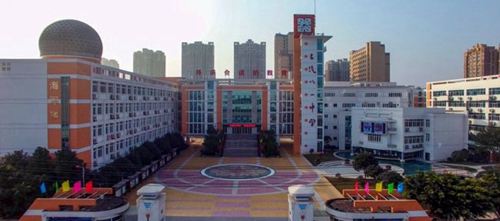 四川省东汽八一中学校园风光3