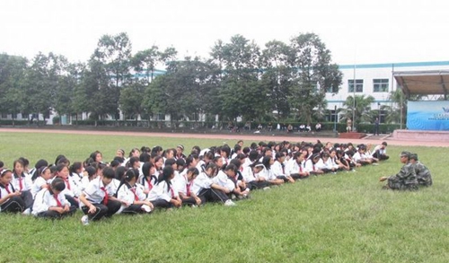 成都市盐道街外语学校休息片刻