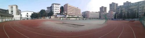 拦江中学校园操场