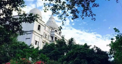 成都石室外语学校校园景色