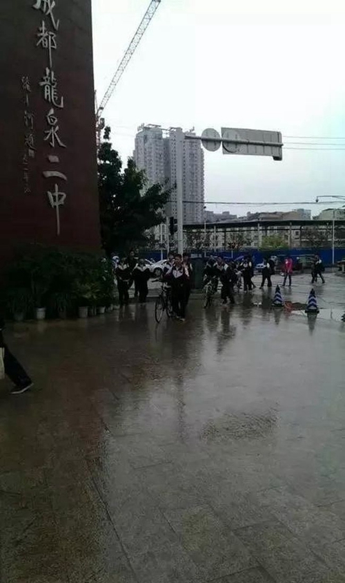 四川省成都市龙泉第二中学校园日常