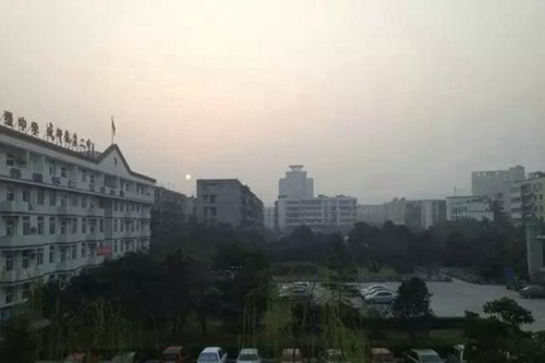 四川省成都市龙泉第二中学校园形象