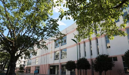 四川省成都市龙泉中学校学生食堂
