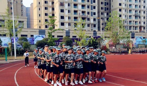 遂宁绿然国际学校军训