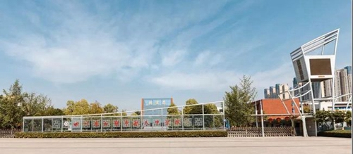 四川省成都市航天中学校校门