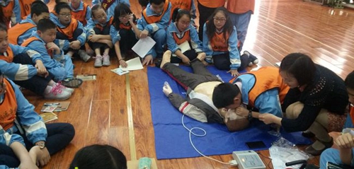 成都市通锦中学校急救学习