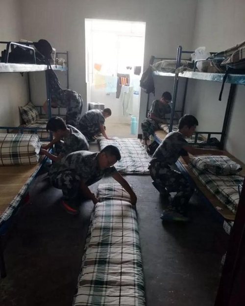 金堂县高板中学校学生寝室