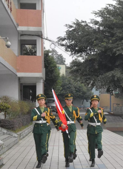 成都市新都区泰兴中学校国旗班