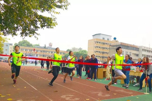 成都市新都区泰兴中学校终点冲刺