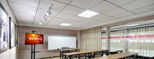 四川天籁艺术学校小课教室