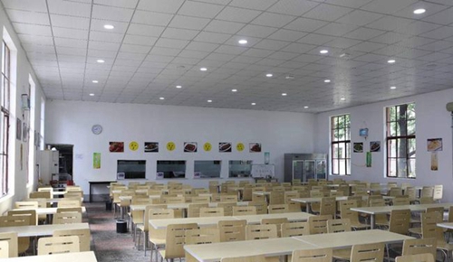 四川天籁艺术学校食堂环境