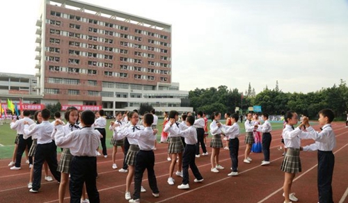 成都高新实验中学交际舞表演