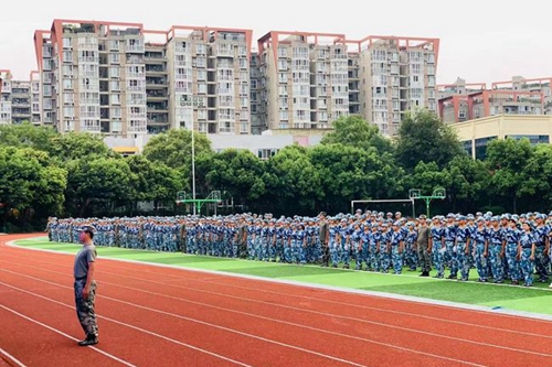 成都高新实验中学军训风采