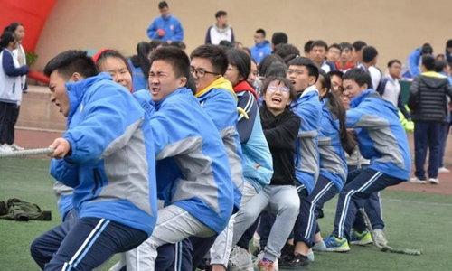 成都七中初中（锦城校区）拔河比赛
