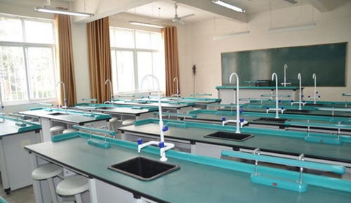 四川省中江县龙台中学实验室