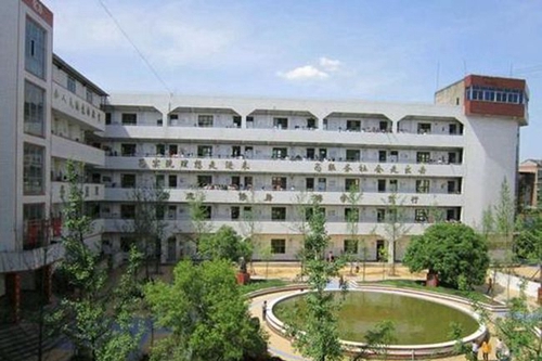 四川省中江县龙台中学学校全景