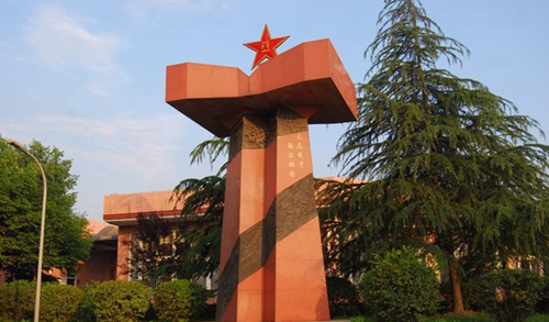 成都市第三十六中学校校园雕塑