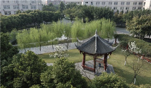 成都温江二中校园凉亭