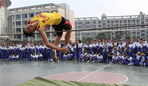 四川大学附属中学(成都12中)飞跃新高度